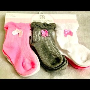 💕5/$25 Adorable lil Daisy Fuentes 6pk Socks💕